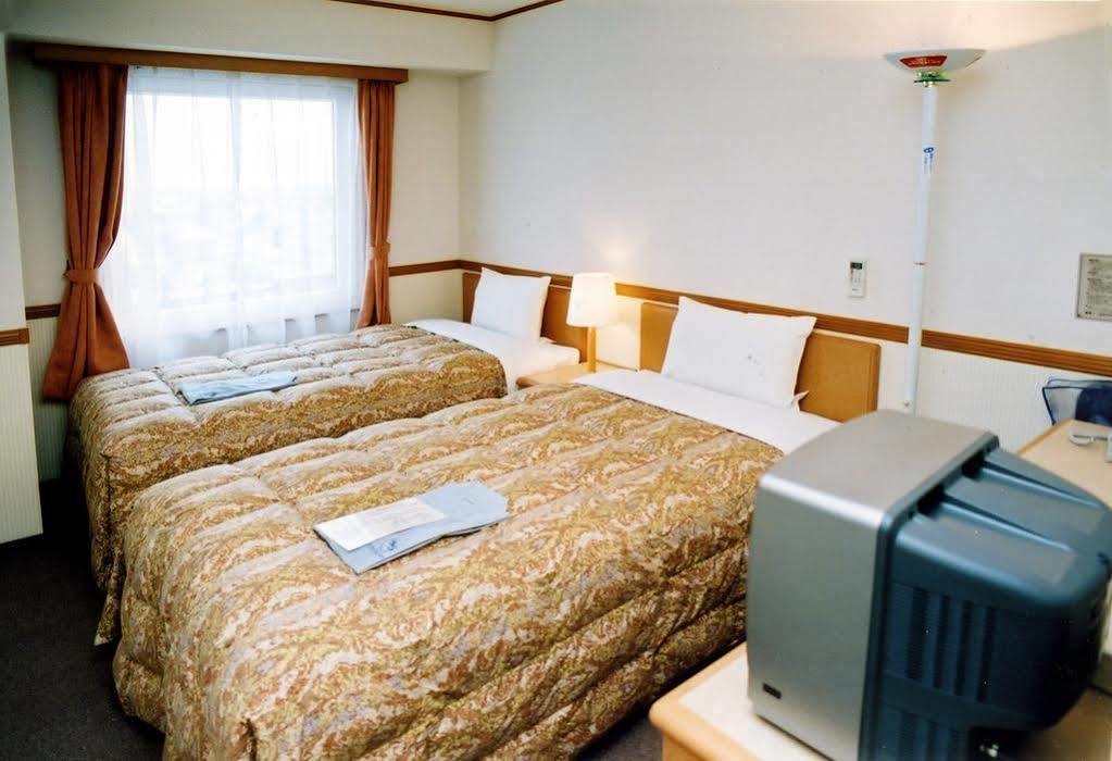 Toyoko Inn Sendai-Eki Nishi-Guchi Chuo Exteriör bild