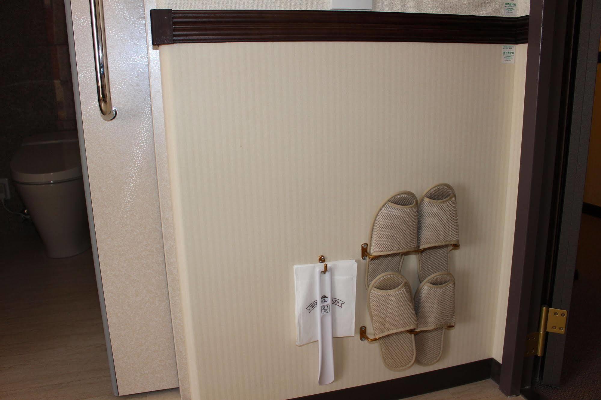 Toyoko Inn Sendai-Eki Nishi-Guchi Chuo Exteriör bild